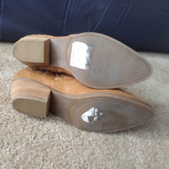 Guess Women's 8 booties zip up brown boots NWOT - Picture 7 of 8